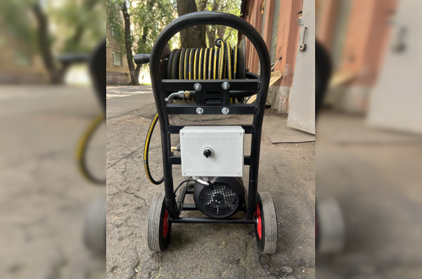 АВД Тритон Н 15/200 TS 5.5 Т (на тележке с катушкой 30 метров, с манометром, электрика с теплозащитой)