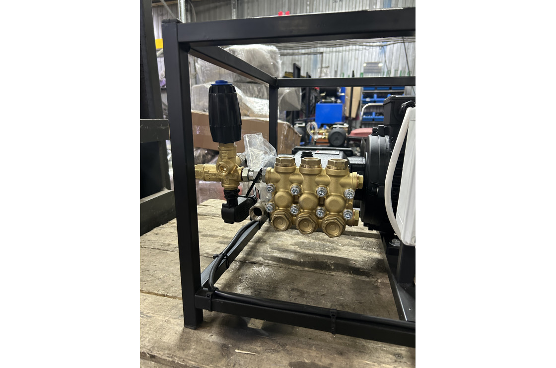 АВД ТРИТОН H 15/200 TS 5.5 T  ( на раме, электрика с теплозащитой)