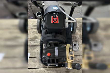 АВД Тритон Т 15/200 BР 5.5  (на тележке, манометр, электрика с теплозащитой)