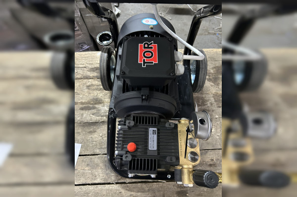 АВД Тритон Т 15/200 BР 5.5  (на тележке, манометр, электрика с теплозащитой)