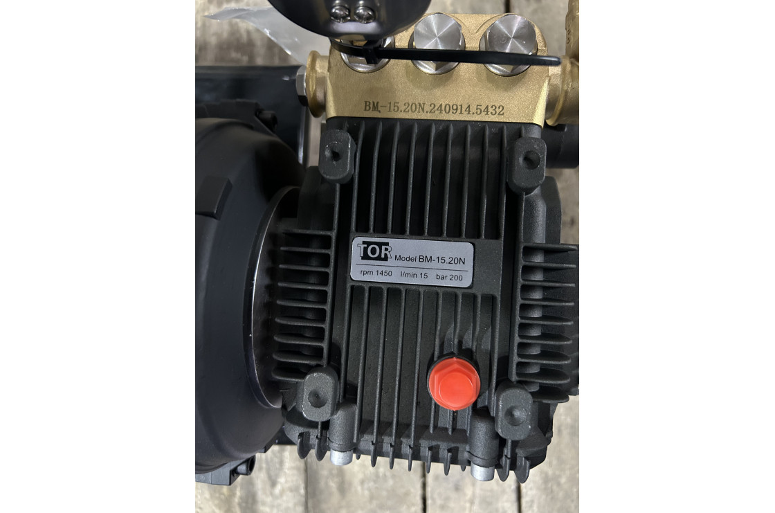 АВД Тритон Т 15/200 BР 5.5  (на тележке, манометр, электрика с теплозащитой)