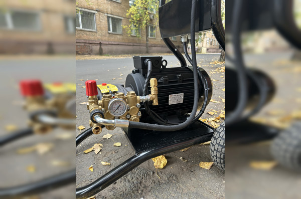 АВД Тритон М 21/250 ВР 11 ( на тележке, катушка 30 м, аварийный клапан, манометр, фильтр)