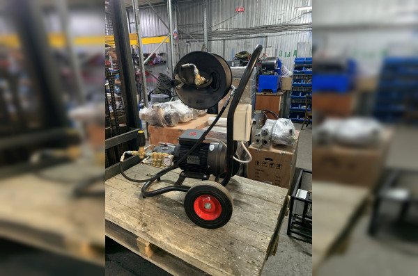 АВД ТРИТОН AR 14/160 BP 3 T (на тележке, с катушкой,манометром, электрика с тепловым реле, регулятор VRT3 160 бар легкий старт)