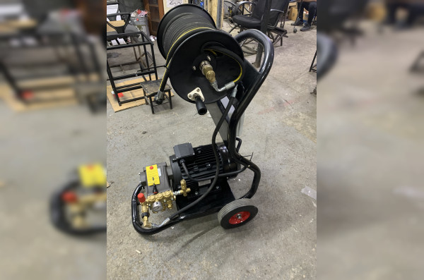 АВД Тритон M 21/250 BP 9.0 на тележке, катушка 30 м, аварийный клапан, манометр, фильтр)