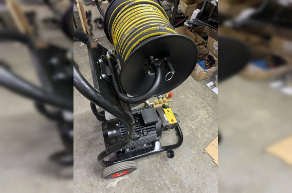 АВД Тритон M 21/250 BP 9.0 на тележке, катушка 30 м, аварийный клапан, манометр, фильтр)