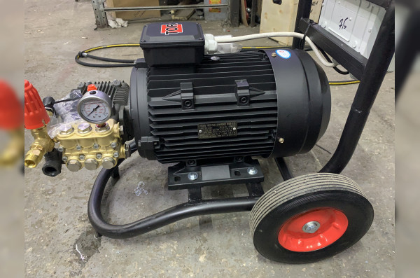 АВД Тритон T 15/250 TS 7.5 T ( на тележке, электрика с теплозащитой)