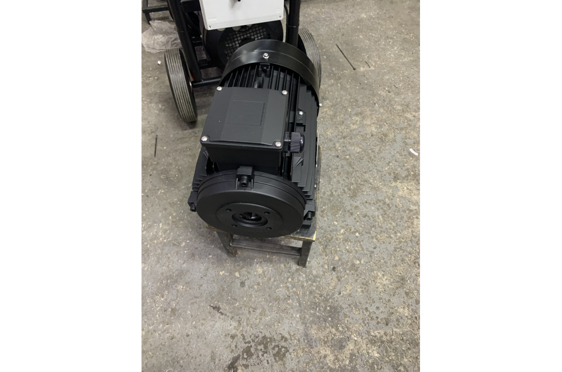 Электродвигатель Titan (7кВт, 380/220В, 1450об/мин, п.в. 24мм, Dфл 87/61мм, H112L)