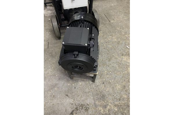 Электродвигатель Titan (7кВт, 380/220В, 1450об/мин, п.в. 24мм, Dфл 87/61мм, H112L)