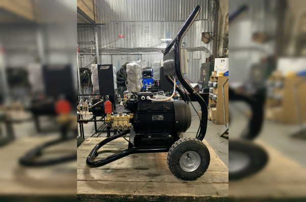 АВД Тритон Т 15/250 TS 7.5 Т (на тележке, с манометром, электрика с теплозащитой)