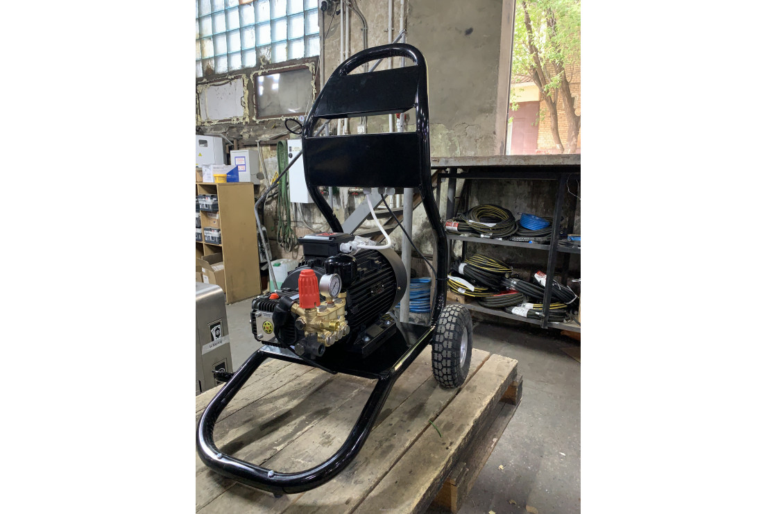 АВД Тритон Т 15/250 TS 7.5 Т (на тележке, с манометром, электрика с теплозащитой)