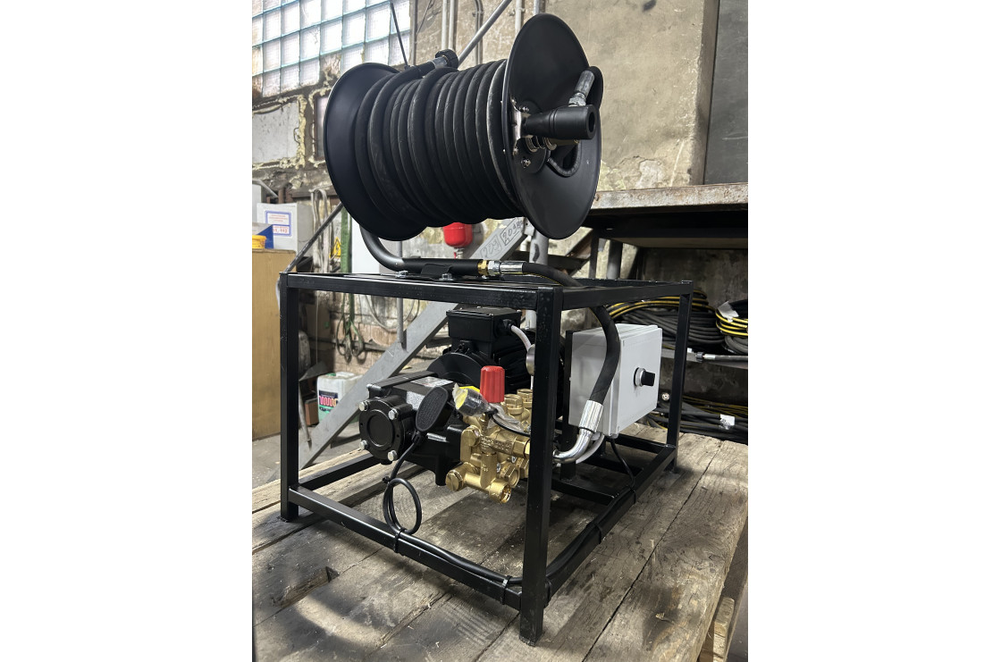 АВД ТРИТОН H 15/200 TS 5.5 T  (Барабан для шланга, электрика с теплозащитой, манометр)