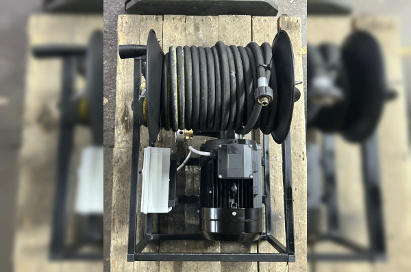 АВД ТРИТОН H 15/200 TS 5.5 T  (Барабан для шланга, электрика с теплозащитой, манометр)