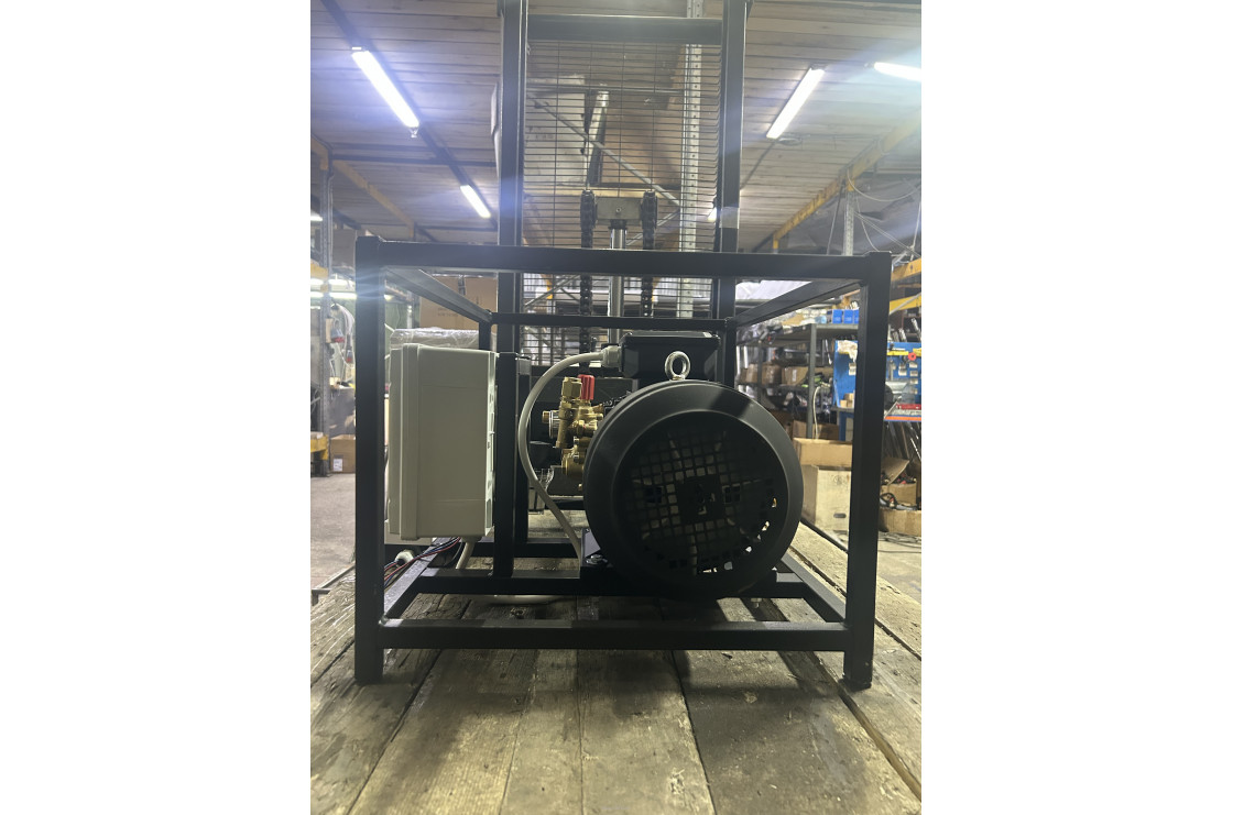 АВД ТРИТОН C 15/207 TS 5.5 T (на раме, аварийный регулятор давления SVL28, манометр, тепловое реле)