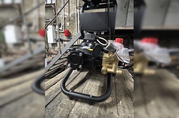 АВД ТРИТОН H 15/200 TS 5.5 N (на тележке, манометр, катушка, электрика с теплозащитой)