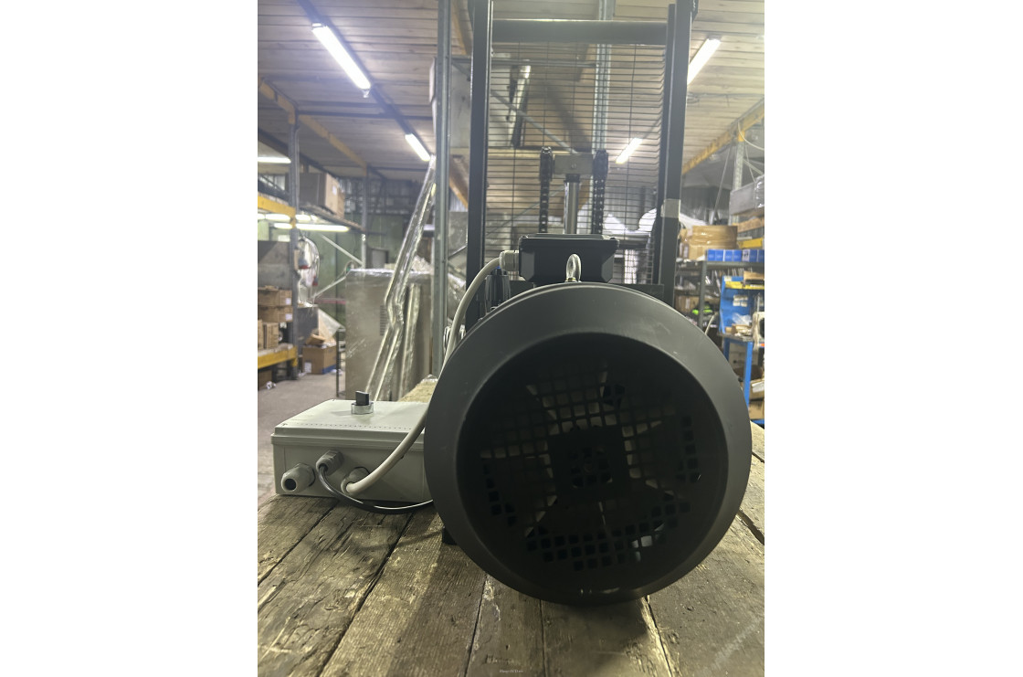 Моноблок Тритон AR 15/250 TS 7.5 T (электрика с теплозащитой)