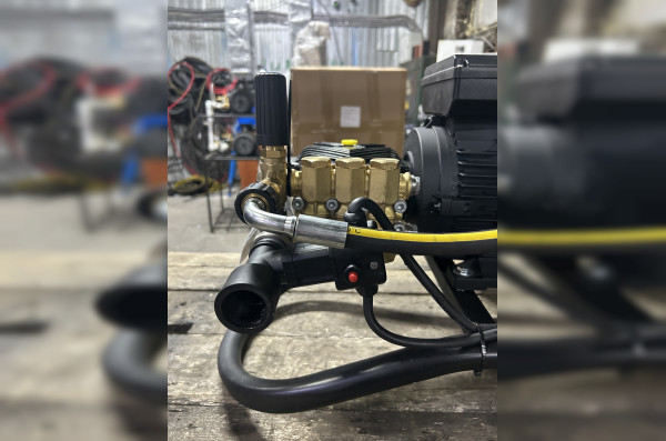 АВД Тритон T 11/250 T 3.0 ( на тележке, фильтр, сухой ход, электрика с теплозащитой, с катушкой)