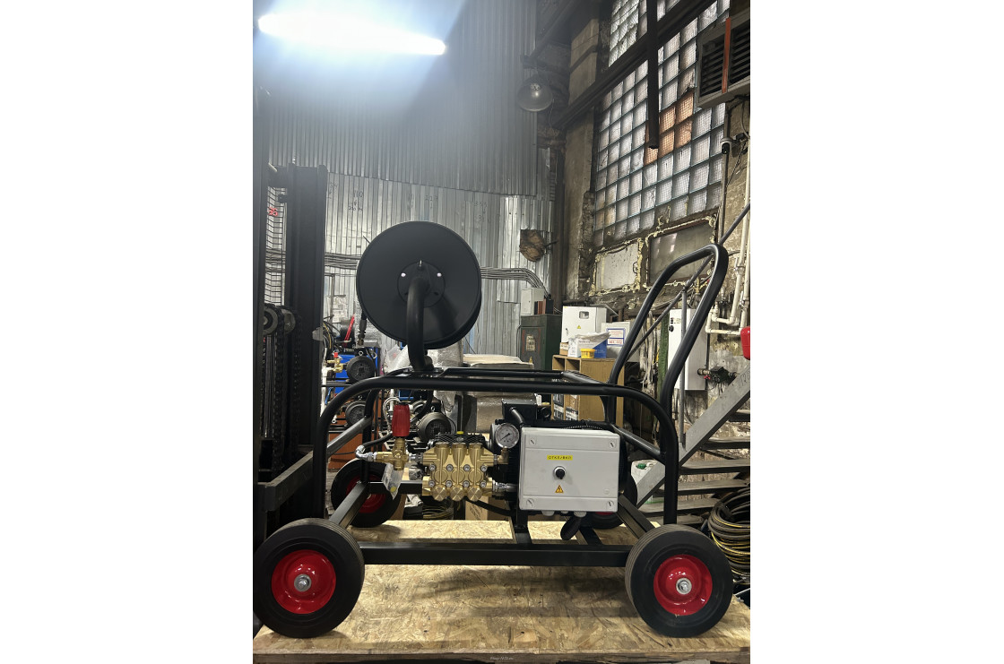 АВД Тритон T 30/300 T 12.5 ( тележка 4 колеса, барабан, манометр, электрика с теплозащитой)