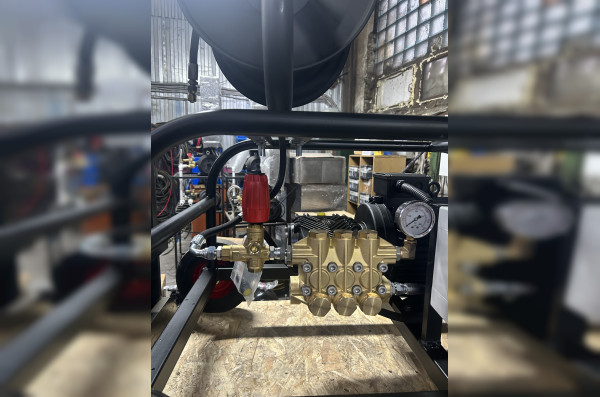 АВД Тритон T 30/300 T 12.5 ( тележка 4 колеса, барабан, манометр, электрика с теплозащитой)