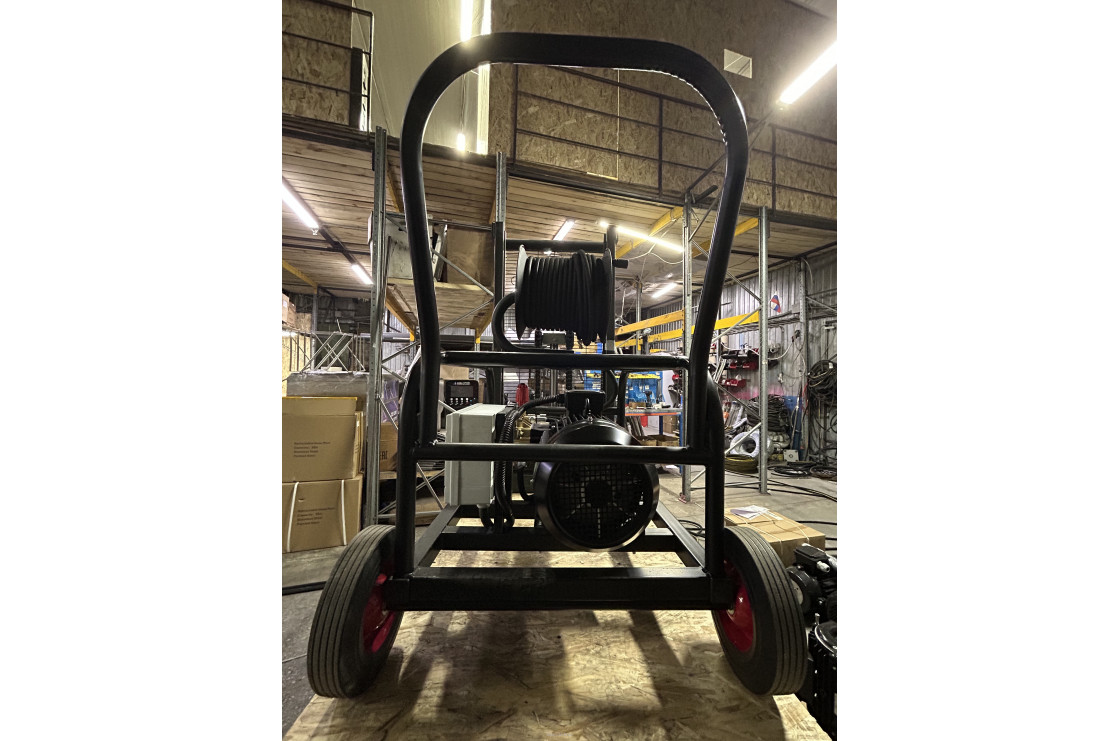 АВД Тритон T 30/300 T 12.5 ( тележка 4 колеса, барабан, манометр, электрика с теплозащитой)