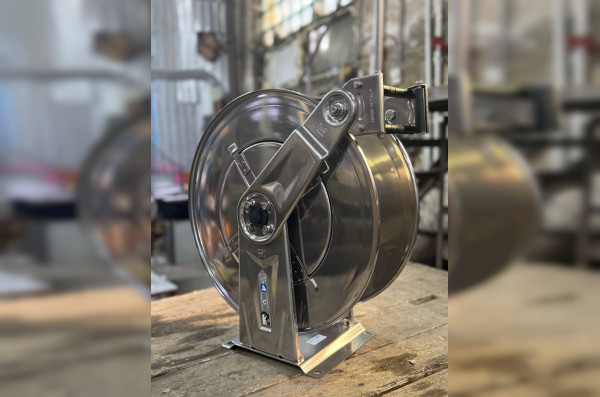 Инерционная катушка для шланга (20 метров, 22 × 1,5)