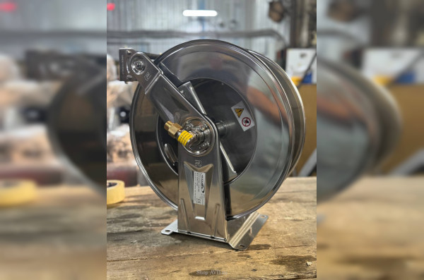 Инерционная катушка для шланга (20 метров, 22 × 1,5)