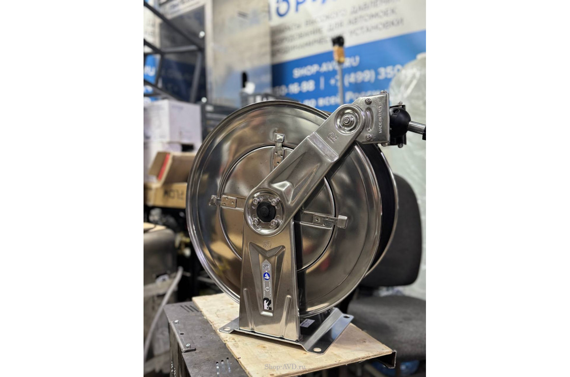 Инерционная катушка для шланга (20 метров, 22 × 1,5)