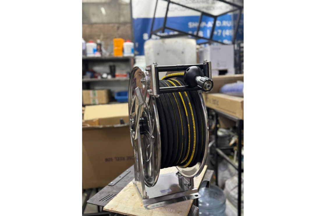 Инерционная катушка для шланга (20 метров, 22 × 1,5)