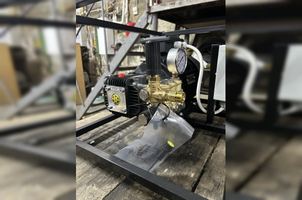 АВД Тритон Т 15/200 ВП 5.5 (на раме, манометр, электрика с теплозащитой)