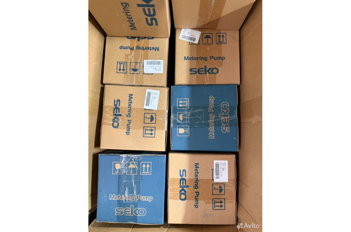 Дозирующий насос SEKO Kompact AKS603NHP1800