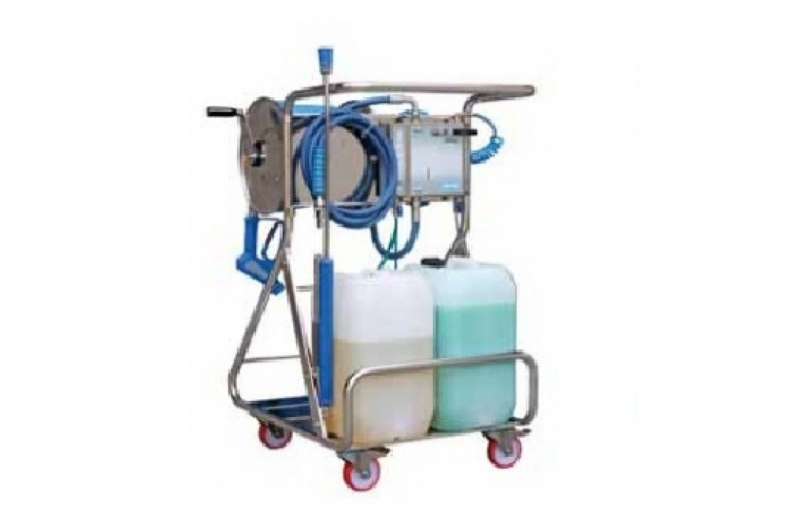 Моб. установка  с пеногенер. системой Foam &amp; Wash, 10-100 бар, с подачей воздуха, на 2 ср-ва