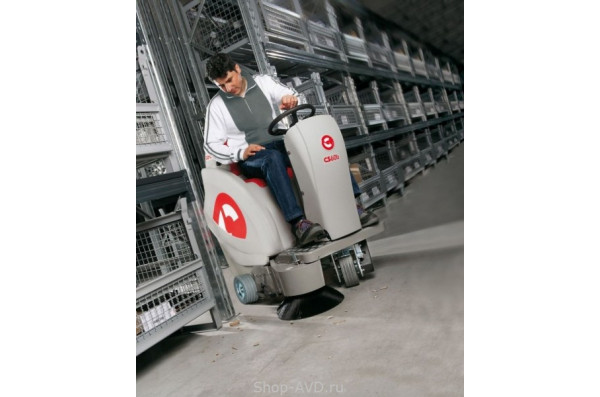 Подметальная машина COMAC CS 60B II