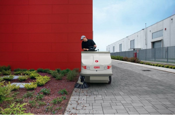 Подметальная машина COMAC CS 90D