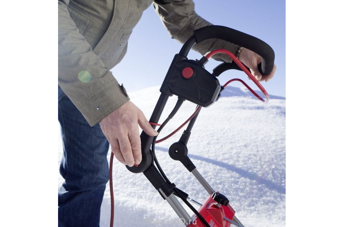 AL-KO SnowLine 46E Одноступенчатый электрический снегоуборщик